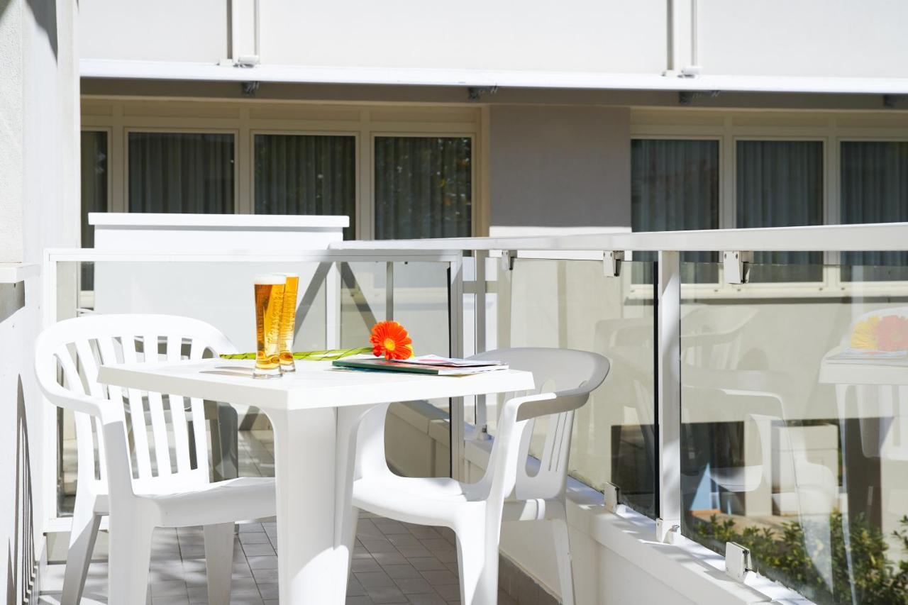 Hotel Mon Pays Rimini Ngoại thất bức ảnh
