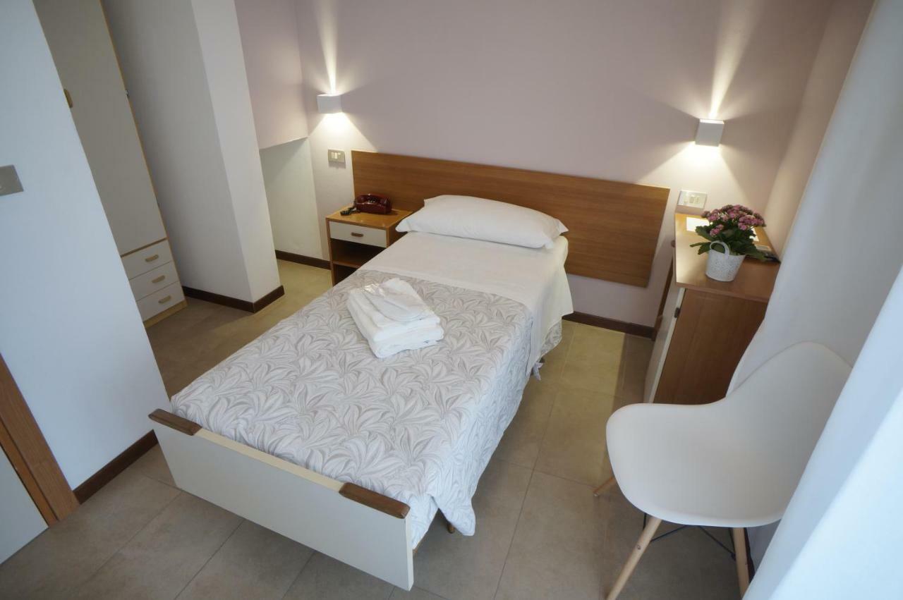 Hotel Mon Pays Rimini Ngoại thất bức ảnh